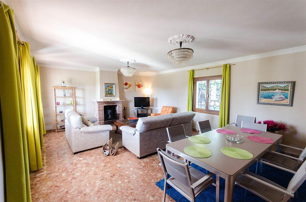 Galindo Beach El Saladillo Estepona Ngoại thất bức ảnh