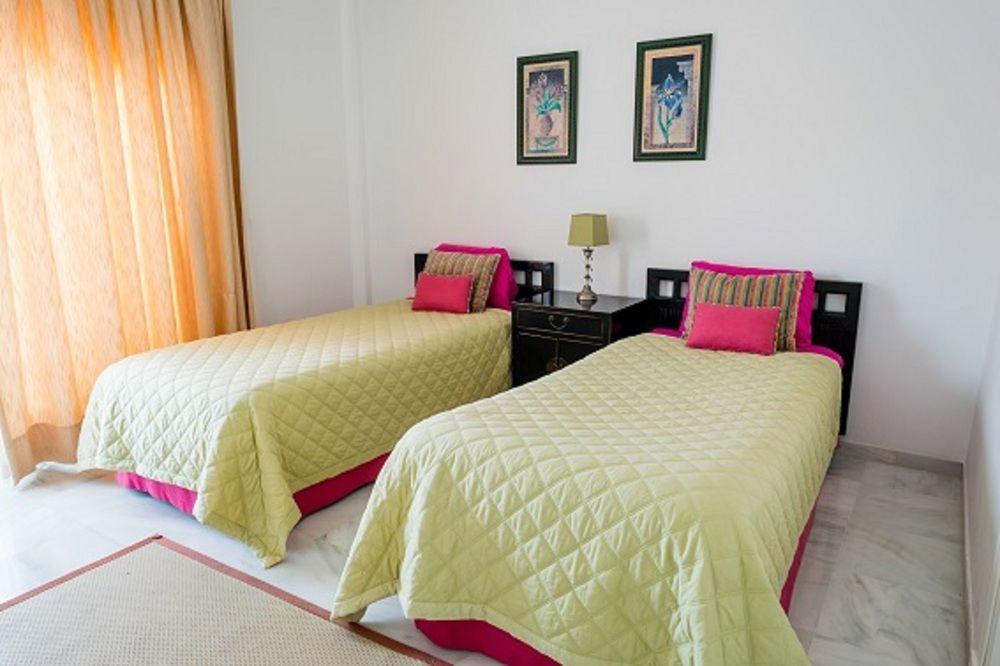Galindo Beach El Saladillo Estepona Ngoại thất bức ảnh