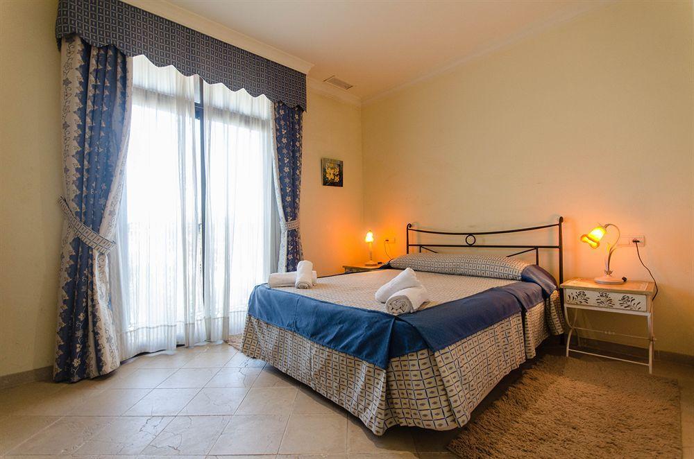 Galindo Beach El Saladillo Estepona Ngoại thất bức ảnh