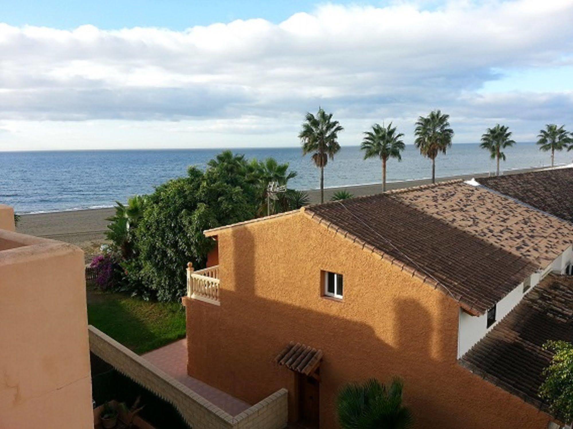 Galindo Beach El Saladillo Estepona Ngoại thất bức ảnh