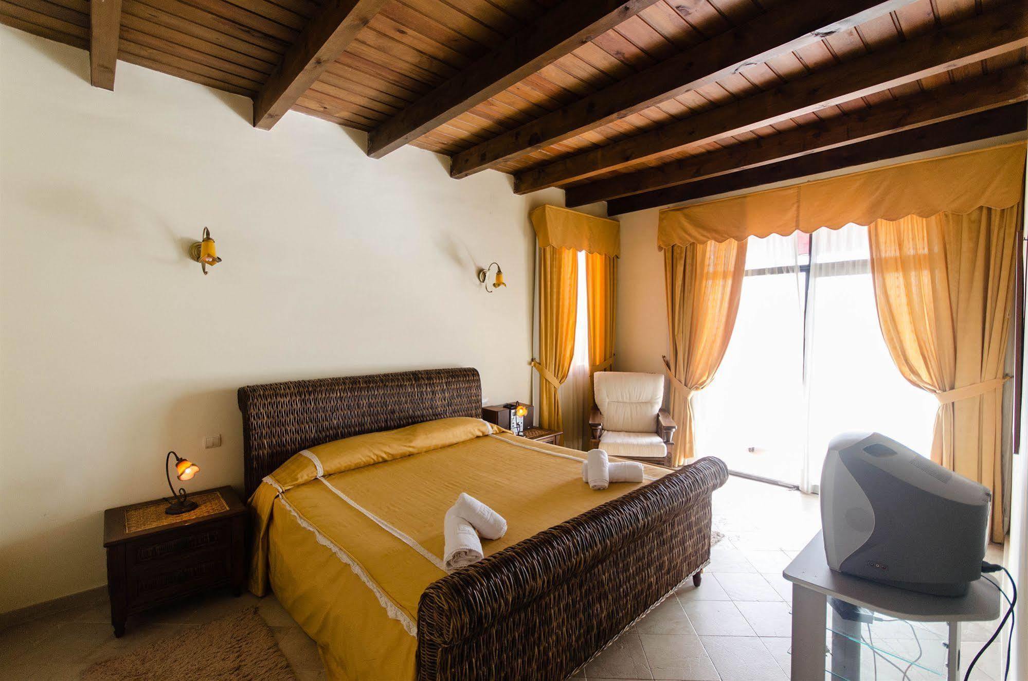 Galindo Beach El Saladillo Estepona Ngoại thất bức ảnh