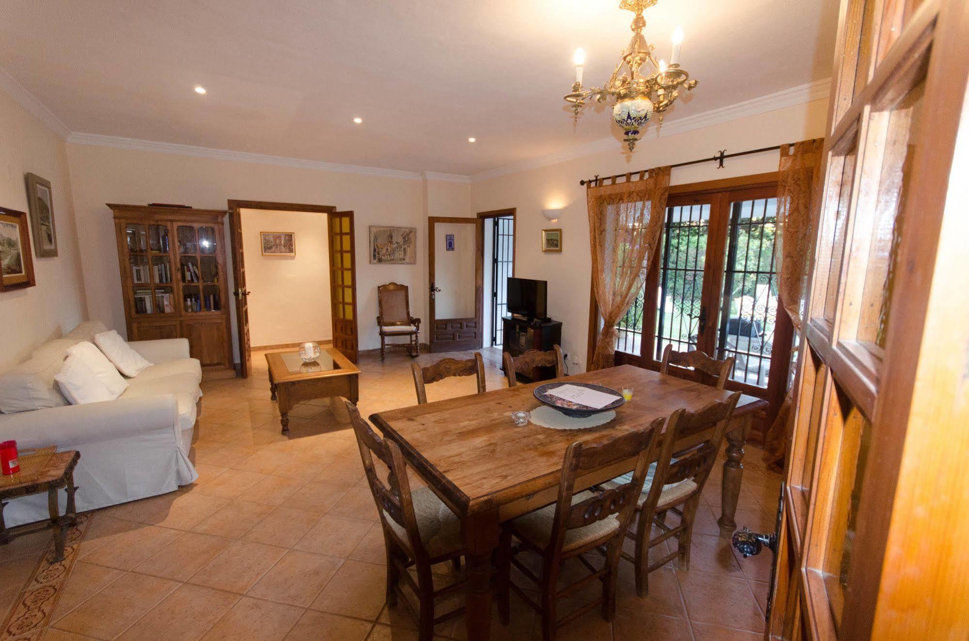 Galindo Beach El Saladillo Estepona Ngoại thất bức ảnh