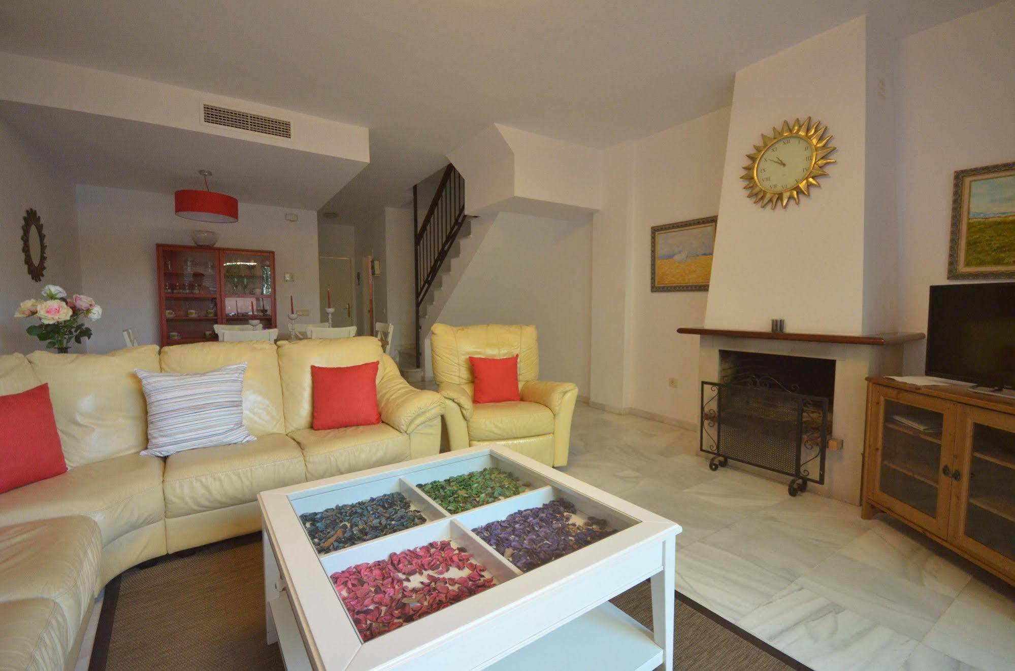 Galindo Beach El Saladillo Estepona Ngoại thất bức ảnh