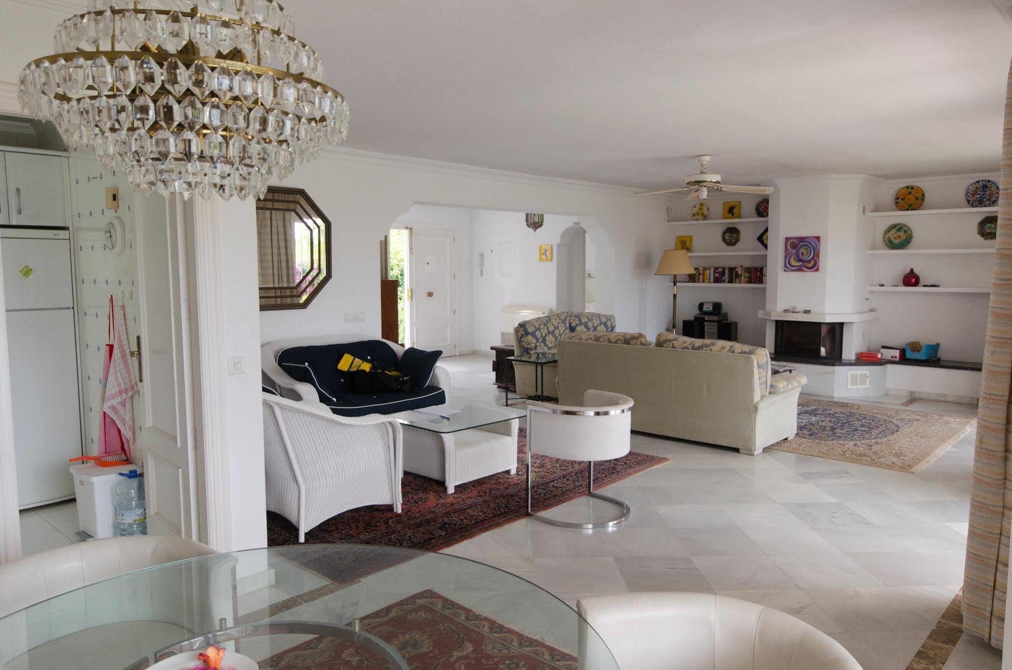Galindo Beach El Saladillo Estepona Ngoại thất bức ảnh